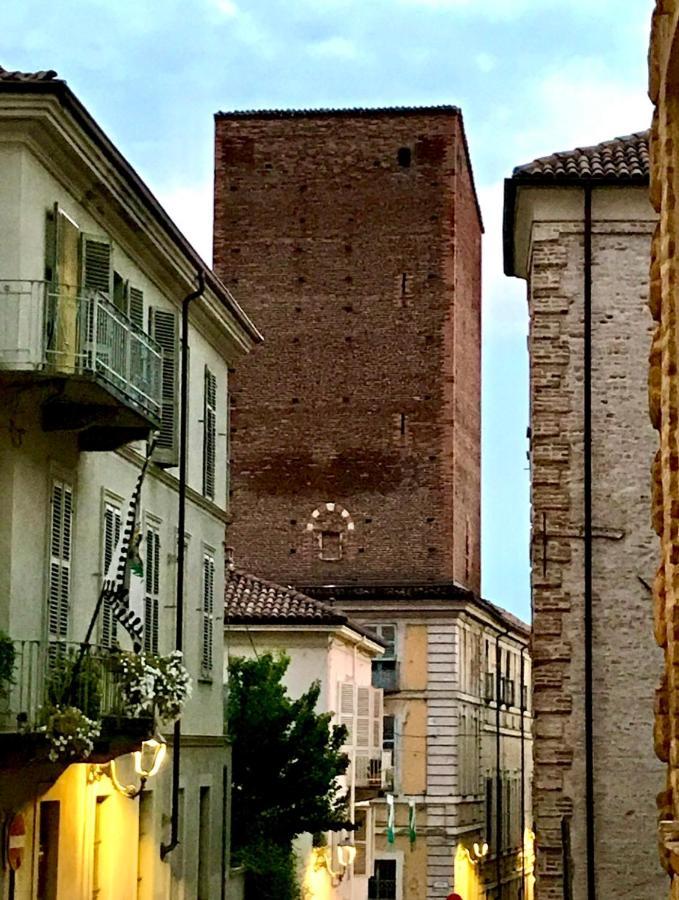 Appartamento In Centro Storico "La Casa Di Cri" Asti Buitenkant foto