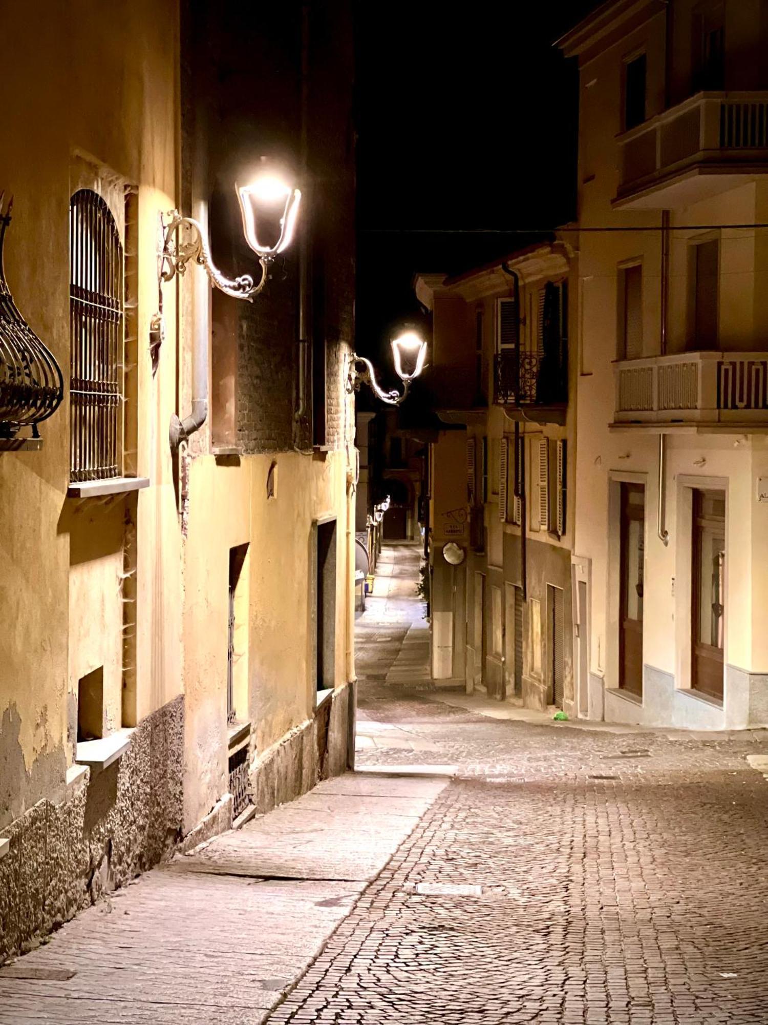 Appartamento In Centro Storico "La Casa Di Cri" Asti Buitenkant foto